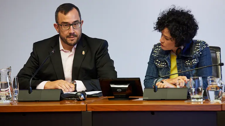 El vicepresidente primero, Javier Remírez, comparece en la comisión de Presidencia, Igualdad, Función Pública e Interior del Parlamento de Navarra. IÑIGO ALZUGARAY