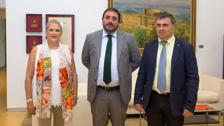 El presidente del Parlamento foral recibe a Valentín Fortún, delegado territorial de la ONCE PARLAMENTO DE NAVARRA