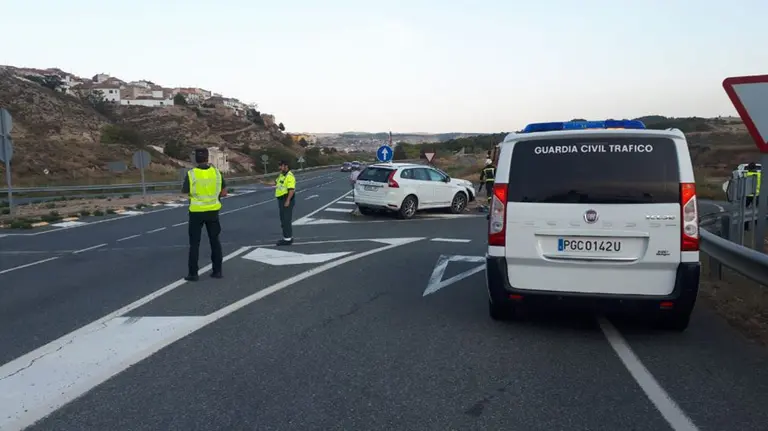 Accidente de tráfico en la NA-134, en Cárcar GUARDIA CIVIL
