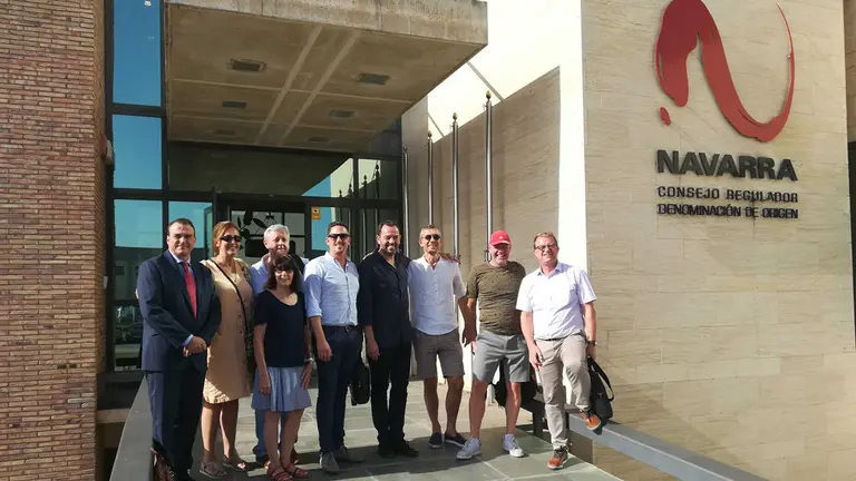 Un grupo de belgas visita la sede de la Denominación de Origen Navarra para interesarse por los vinos de la Comunidad foral. CEDIDA