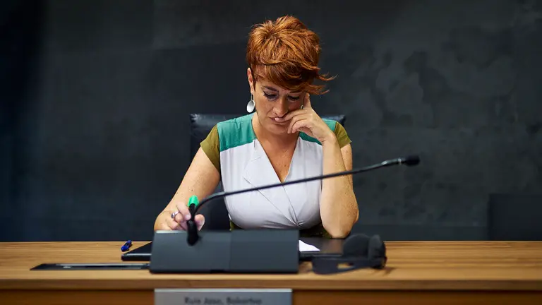 Bakartxo Ruiz, portavoz de Eh Bildu en Navarra, durante el pleno en el Parlamento Foral. MIGUEL OSÉS