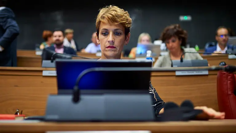 María Chivite, Presidenta del Gobierno de Navarra, durante el pleno parlamentario. MIGUEL OSÉS