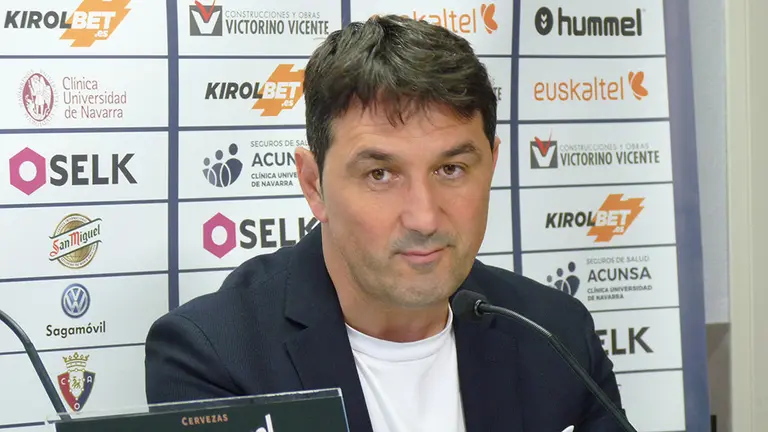 Braulio Vázquez en una rueda de prensa en Tajonar. Navarra.com