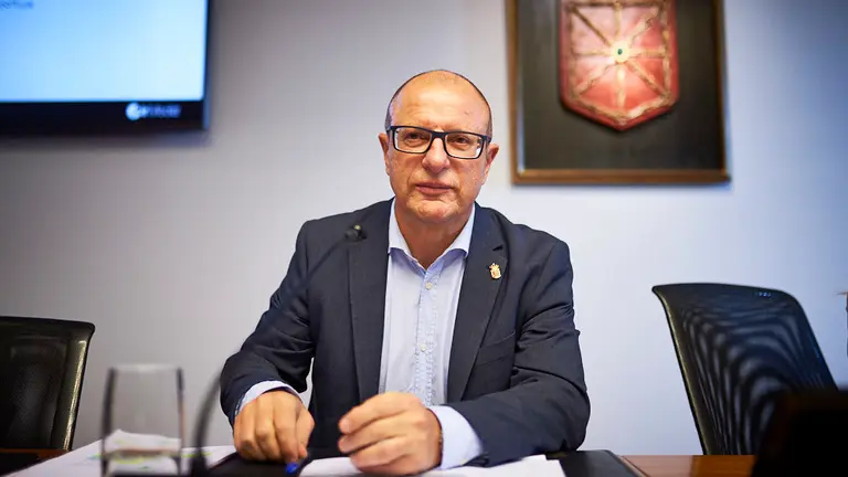 Comisión de Educación del Parlamento de Navarra. Comparecencia del consejero de Educación, Carlos Gimeno, para informar sobre las líneas de actuación de su Departamento. MIGUEL OSÉS