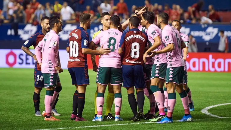 Partido correspondiente a la jornada 5 entre Osasuna y Betis jugado en El Sadar. MIGUEL OSÉS