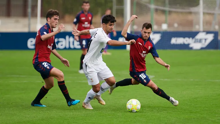 El Osasuna Promesas se enfrenta al Real Unión en las instalaciones de Tajonar. PABLO LASAOSA 11