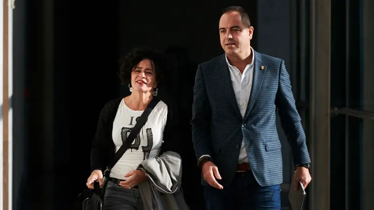 Inma Jurio y Ramón Alzorriz entran a la Mesa y Junta. PABLO LASAOSA