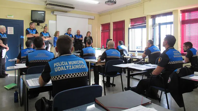 Doce policías de Navarra inician el curso de ascenso a agente primero de policía GOBIERNO DE NAVARRA
