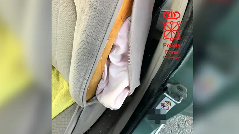 Estado del asiento tras la explosión del airbag POLICÍA FORAL