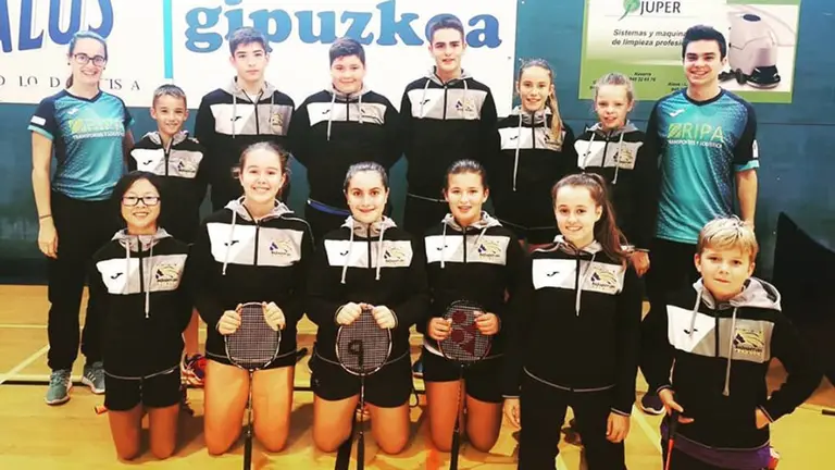 Equipo del Bádminton Estella que jugó en San Sebastián este fin de semana. Cedida.