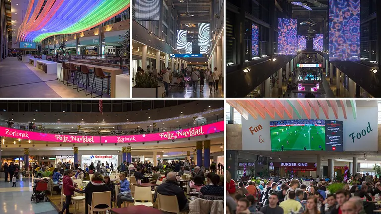 Algunos de los paneles tecnológicos que el centro comercial Itaroa ha instalado en su interior. CEDIDAS