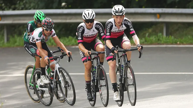 Roger Adrià y Kiko Galván en plena carrera. Óscar Matxin.