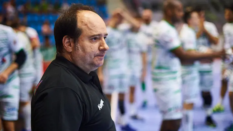 Iñaki Ániz. Anaitasuna se enfrenta al Liberbank Cuenca en el Pabellón Anaitasuna. MIGUEL OSÉS