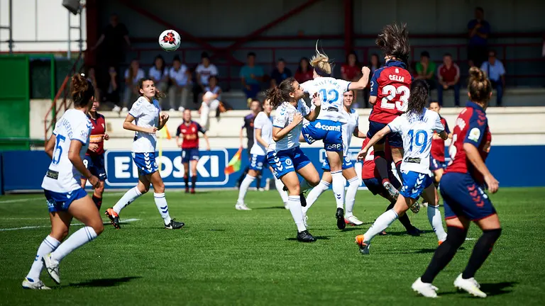 Partido entre Osasuna Femenino y Cuenca en las instalaciones de Tajonar. MIGUEL OSÉS