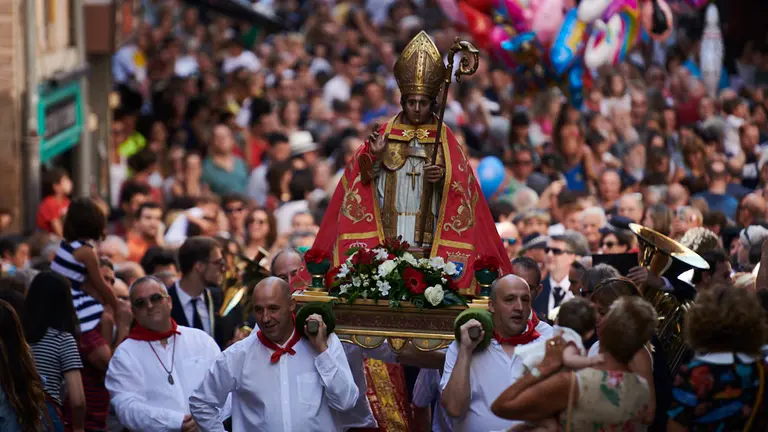 Procesión de San Fermín de Aldapa por las calles de la parte vieja de Pamplona. PABLO LASAOSA 12