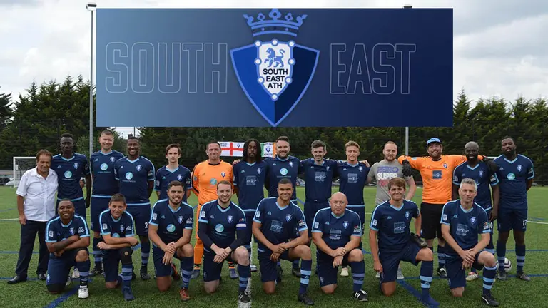 Imagen del equipo inglés que utiliza el mismo escudo de Osasuna.. copia