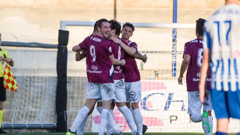 El equipo riojano se ha llevado los tres puntos de Estella. @HaroDeportivo.