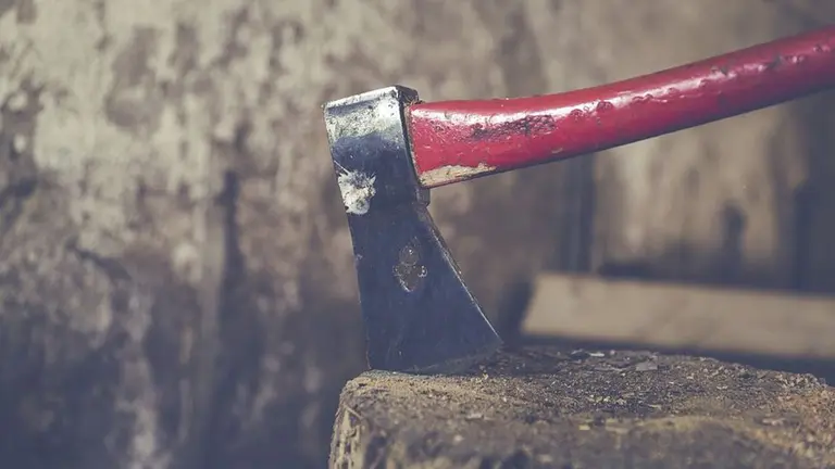Imagen de archivo de un hacha. ARCHIVO
