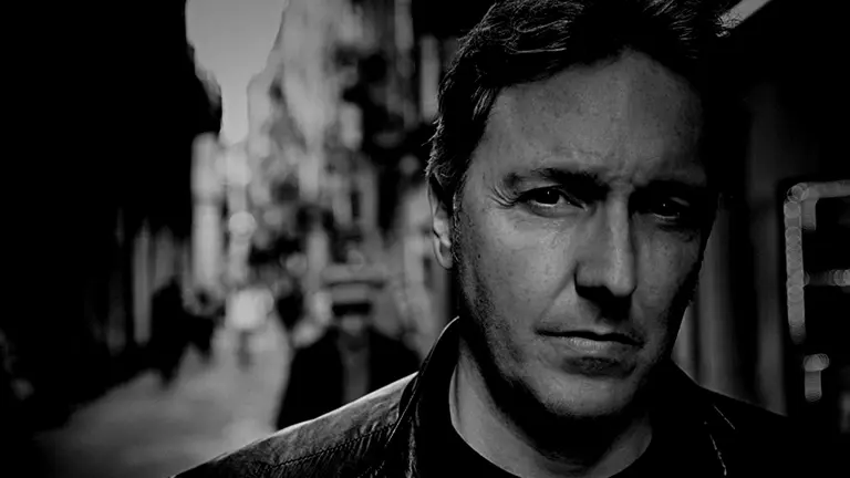 Carlos Zanón, escritor de novela negra, participa en Diálogos de Medianoche en civican CEDIDA