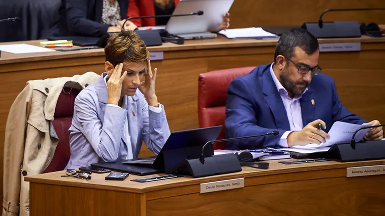 María Chivite, presidenta del Gobierno de Navarra, durante el pleno parlamentario. MIGUEL OSÉS