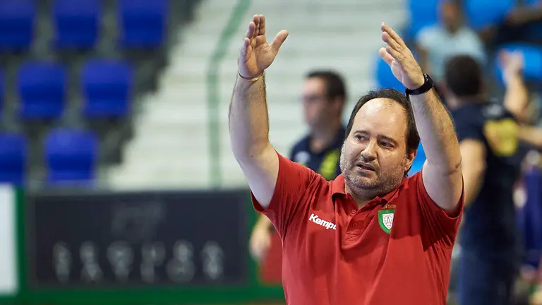 Iñaki Ániz,El Helvetia Anaitasuna se enfrenta al Bidasoa en el Pabellón Anaitasuna de Pamplona. MIGUEL OSÉS