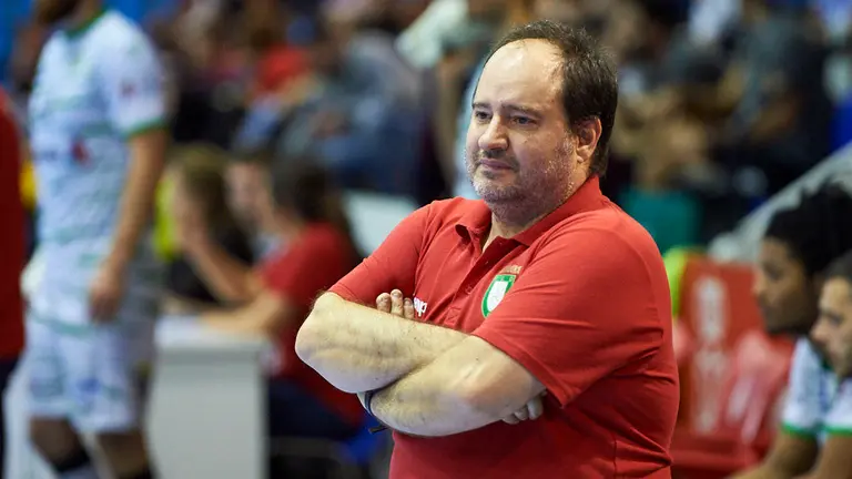 Iñaki Ániz,El Helvetia Anaitasuna se enfrenta al Bidasoa en el Pabellón Anaitasuna de Pamplona. MIGUEL OSÉS