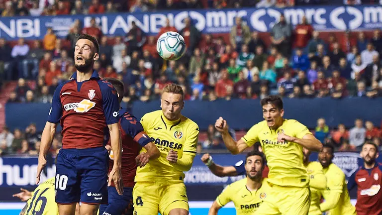 Partido entre Osasuna y Villarreal en El sadar de Pamplona. MIGUEL OSÉS