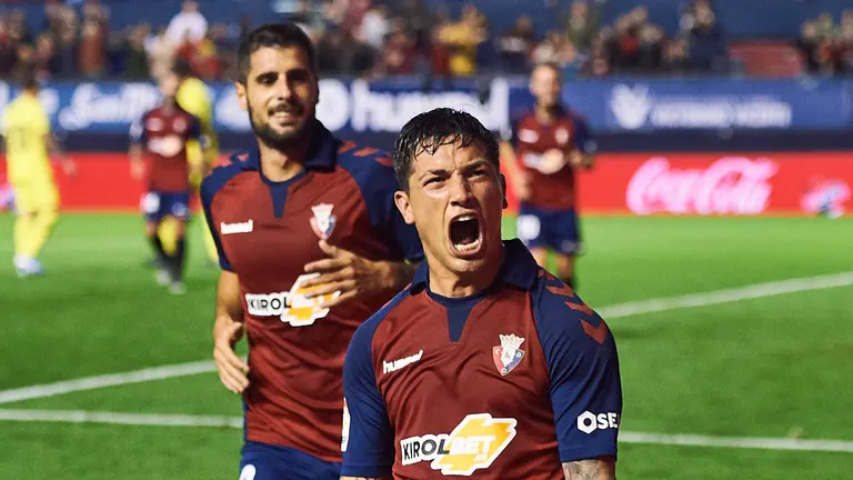 Partido entre Osasuna y Villarreal en El sadar de Pamplona. MIGUEL OSÉS