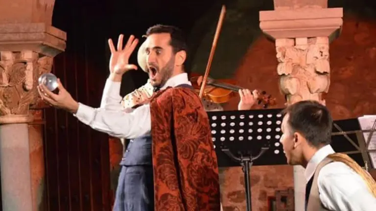 Un momento de la obra 'Bastián y Bastiana', que se representa en el FestRibAlt 2019 CEDIDA