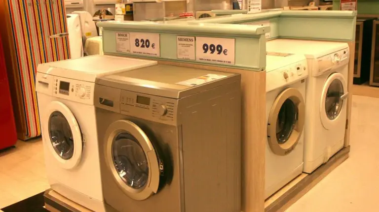 Lavadoras a la venta en un establecimiento comercial EUROPA PRESS