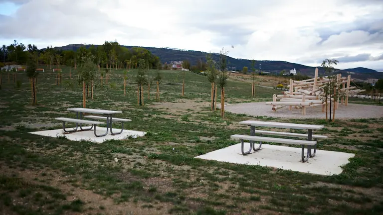 Visita de la comisión de urbanismo del Ayuntamiento de Pamplona al antiguo solar del matadero. PABLO LASAOSA 9