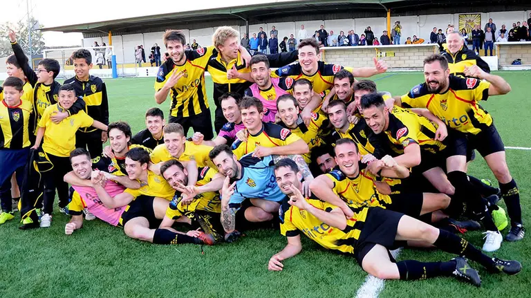 El equipo de Azagra ha ascendido a tercera divisi&oacute;n al ser campe&oacute;n de Auton&oacute;mica en junio. Facebook P. Azagresa.