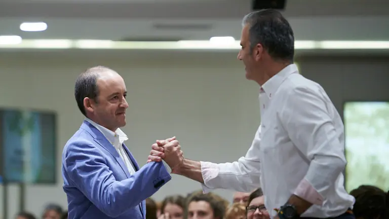 Mitin central de precampaña de Vox Navarra con el secretario general de Vox, Javier Ortega Smith, y el candidato al Congreso por Navarra, Adolfo Alustiza. PABLO LASAOSA 5