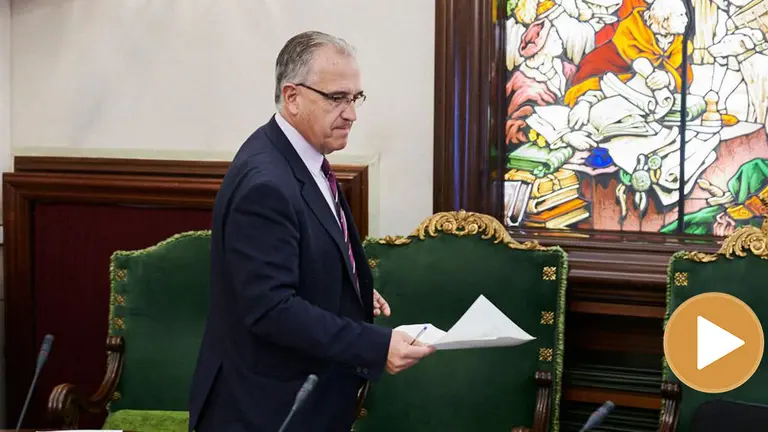 Enrique Maya en el Ayuntamiento de Pamplona PABLO LASAOSA