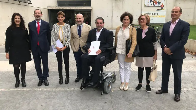 Un libro recoge las importantes conquistas alcanzadas en el ámbito de la discapacidad FUNDACIÓN CAJA NAVARRA
