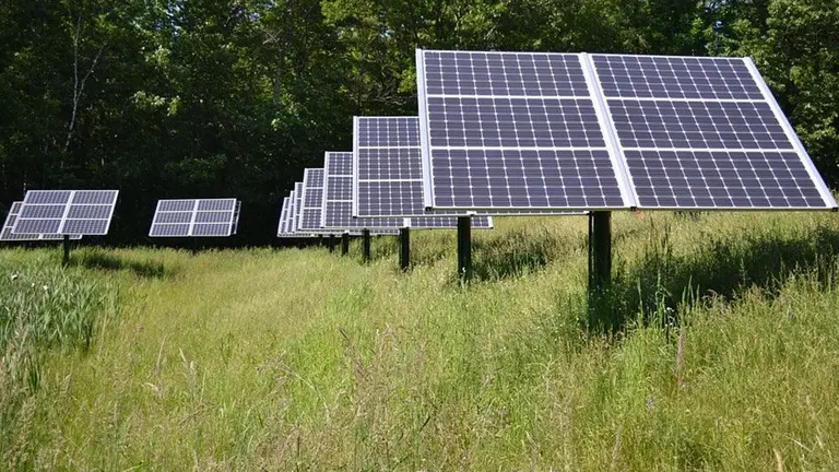 Imagen de archivo de un parque fotovoltaico ARCHIVO