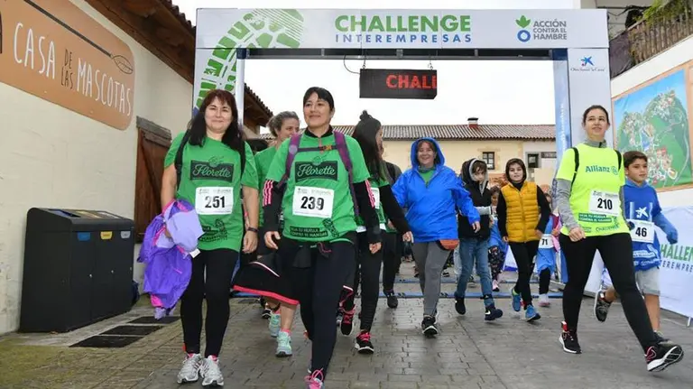 Participantes en la carrera solidaria de Acción Contra el Hambre celebrada en Sendaviva CEDIDA