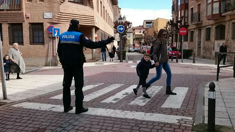 Un agente de la Policía Local de Tudela. ARCHIVO