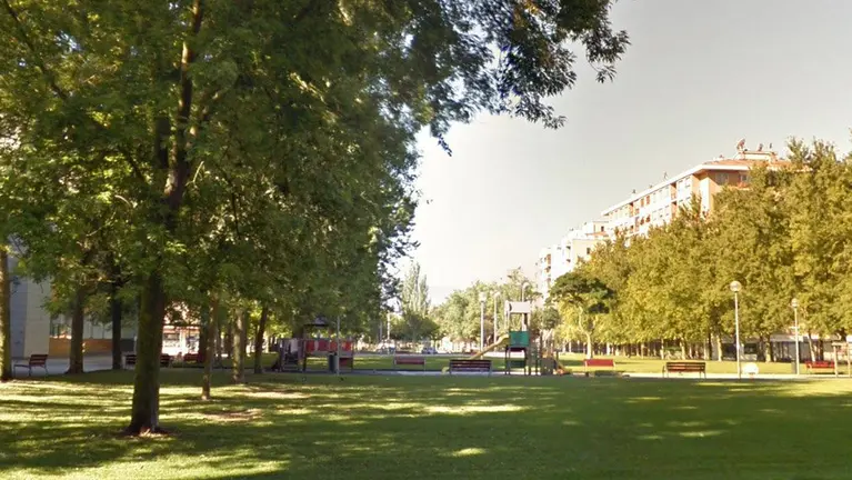 Parque infantil en Iturrama