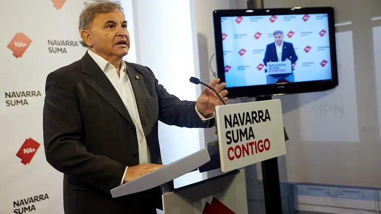 El parlamentario de Navarra Suma Pedro González presenta iniciativas en relación con libros de texto en Navarra. IÑIGO ALZUGARAY