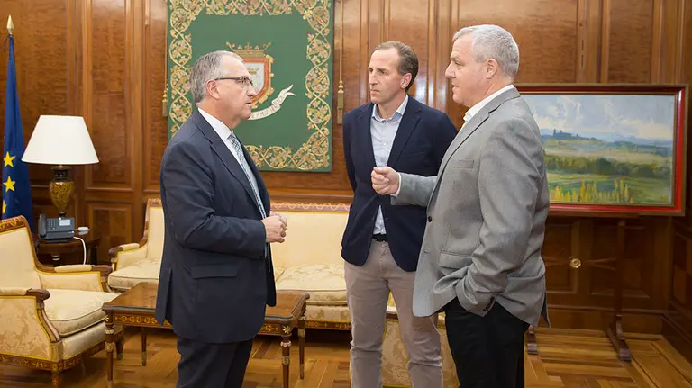 Recepción municipal al club de Tenis Pamplona. Cedida.