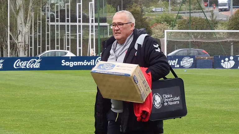El ATS y fisioterapeuta de Osasuna, Pedro del Villar, en Tajonar poco antes de su jubilación. Navarra.com