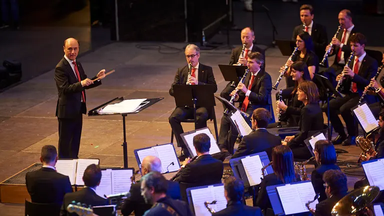 El espectaculo de La Pamplonesa y sus amigos llena el Navarra Arena de fieles seguidores. MIGUEL OSÉS