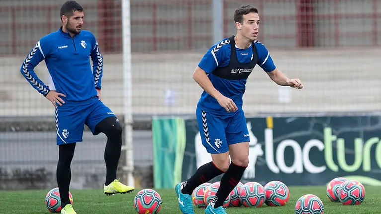 Fran Mérida e Iñigo Pérez durante un entrenamiento en Tajonar OSASUNA