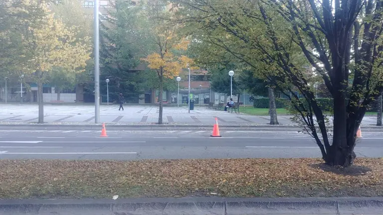 Conos para marcar la zona de Pío XII donde se instalarán los nuevos aparcamientos