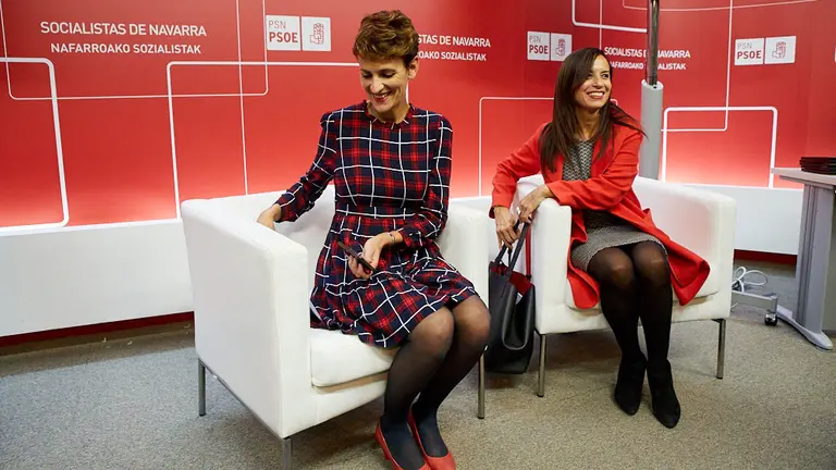 La presidenta de Navarra, María Chivite, la concejala, Maite Esporrín, y la presidenta de la Fundación Pablo Iglesias, Beatriz Corredor,  participan en un acto del PSN. IÑIGO ALZUGARAY