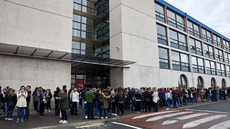 Oposiciones en la UPNA para 136 plazas de auxiliar administrativo del Gobierno de Navarra con más de 8.000 aspirantes apuntados. IÑIGO ALZUGARAY