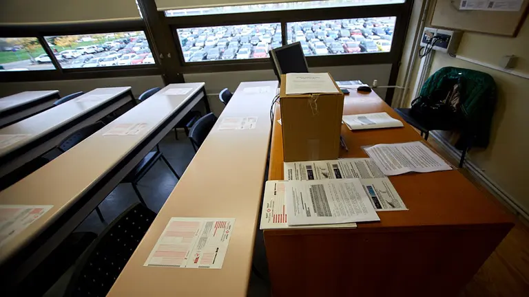 Oposiciones en la UPNA para 136 plazas de auxiliar administrativo del Gobierno de Navarra con más de 8.000 aspirantes apuntados. IÑIGO ALZUGARAY