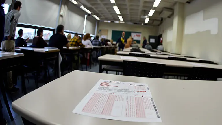 Oposiciones en la UPNA para 136 plazas de auxiliar administrativo del Gobierno de Navarra con más de 8.000 aspirantes apuntados. IÑIGO ALZUGARAY