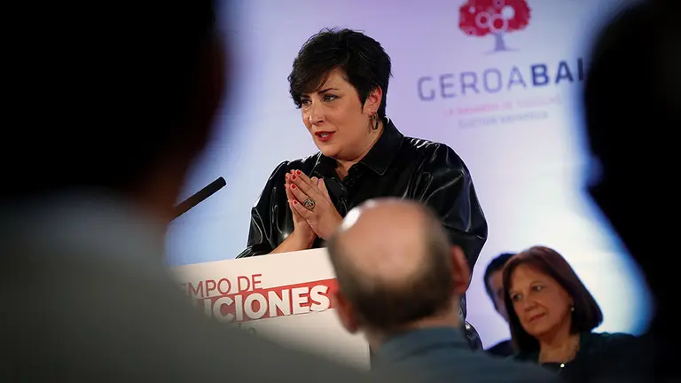 GRAF1550. PAMPLONA (NAVARRA), 03/11/2019.- Geroa Bai ha celebrado este domingo en Pamplona su acto central de campaña en el que ha intervenido la candidata al Congreso, María Solana (c). EFE/Villar López